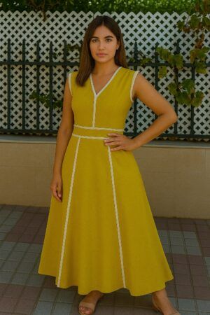 Vestido sin manga ribetes