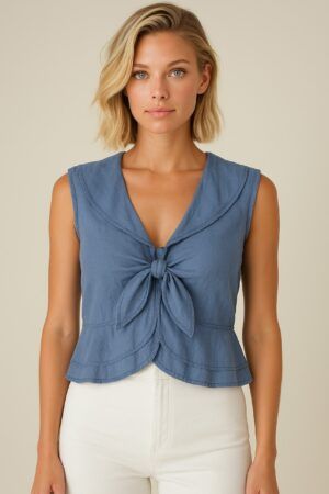Blusa sin manga cuello y cierre cuerda