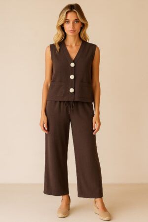 Conjunto chaleco botones dorado y pantalon