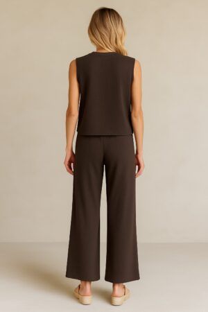 Conjunto chaleco botones dorado y pantalon