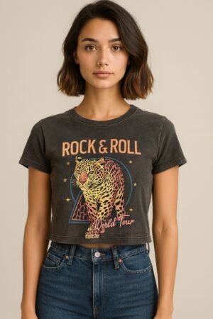 Camiseta desgastada corta rock roll