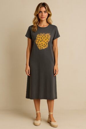 Vestido manga corta desgastado dibujo